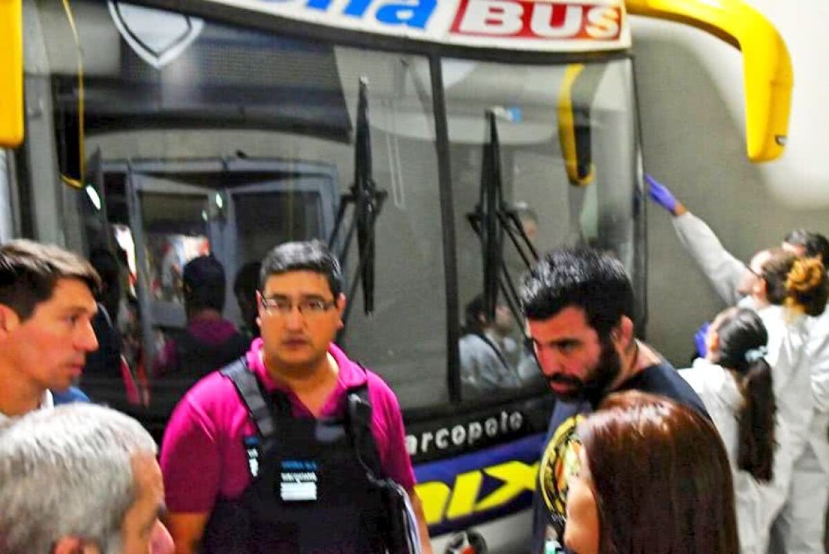 RIVER PLATE - BOCA JUNIORS // Șoferul de la Boca Juniors povestește clipe de groază: "Am fost lovit cu o sticlă și am leșinat. Vicepreședintele a apucat volanul. Îngerul pe care Dumnezeu mi l-a trimis"