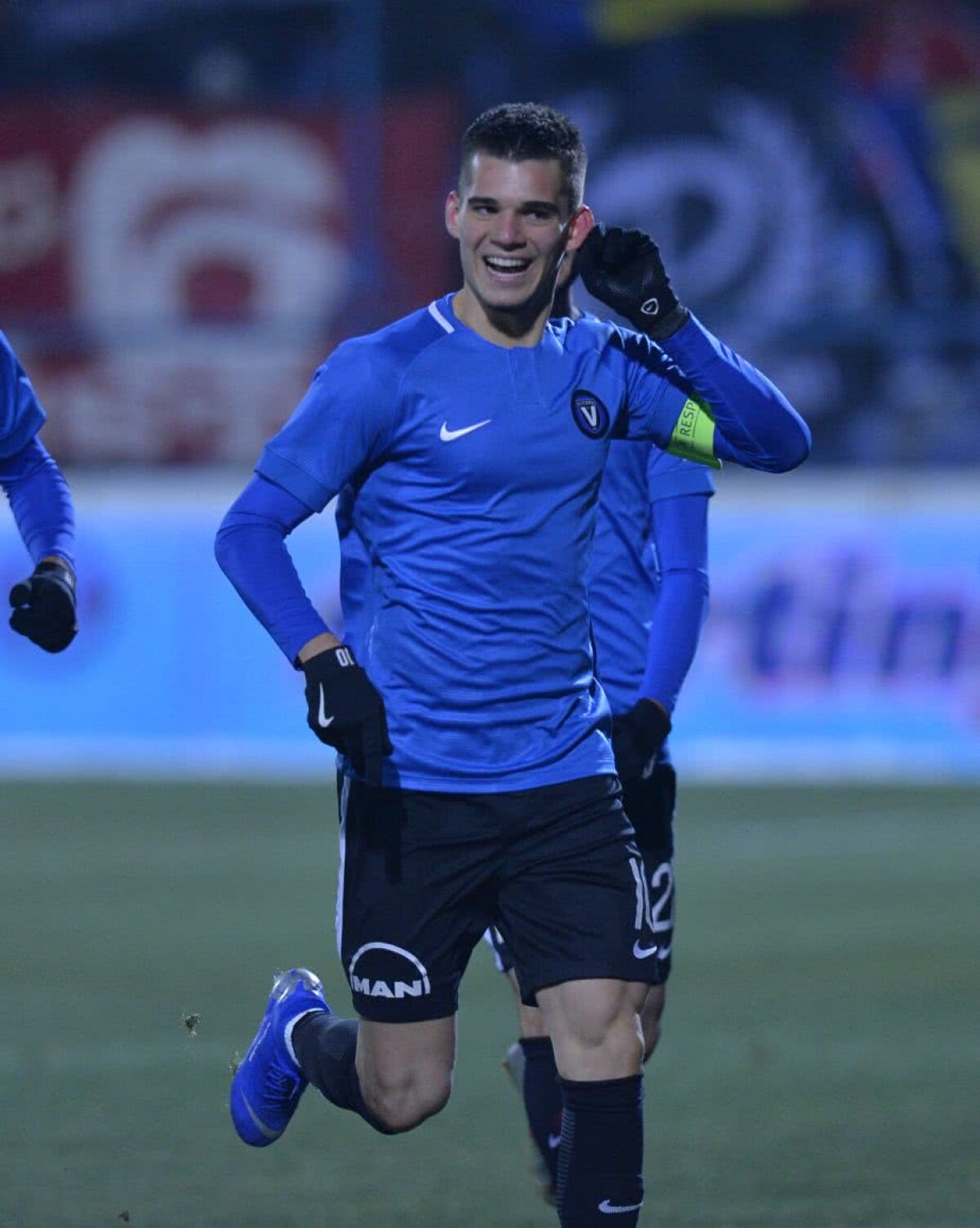 VIITORUL - DINAMO // VIDEO Ianis Hagi, gol GENIAL! Vezi execuția asemănătoare a lui Gică, tot dintr-un meci cu Dinamo