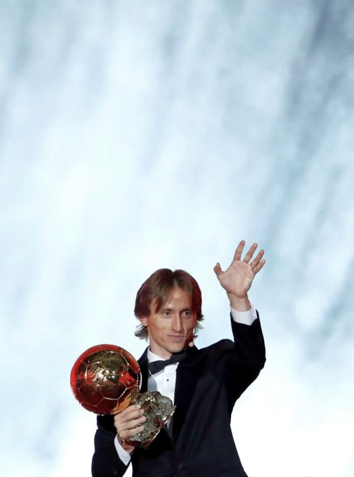 BALONUL DE AUR // UPDATE VIDEO+FOTO Modrici d'or » Luka Modrici e noul Balon de Aur! Ronaldo pe 2, Messi pe 5: clasamentul complet