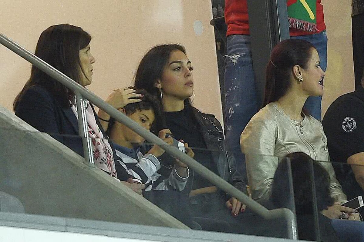 Reacții dure ale surorilor lui Ronaldo după gala Balonului de Aur: "Bani nenorociți!"