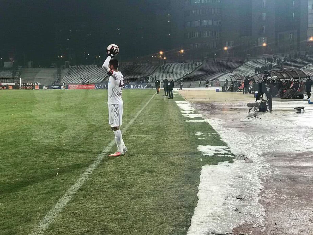 GALERIE FOTO "Ștefan cel Mare" și regatul înghețat » Imagini INCREDIBILE de pe stadionul lui Dinamo: pericol IMENS pentru jucători și antrenori 