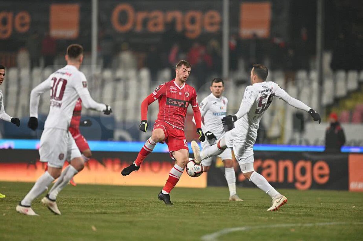 VIDEO + FOTO "Serie B, Dinamo-n Serie B!" » CFR Cluj a dat de pământ cu Dinamo, scor 3-0. Golaveraj 1-7 în ultimele două meciuri 