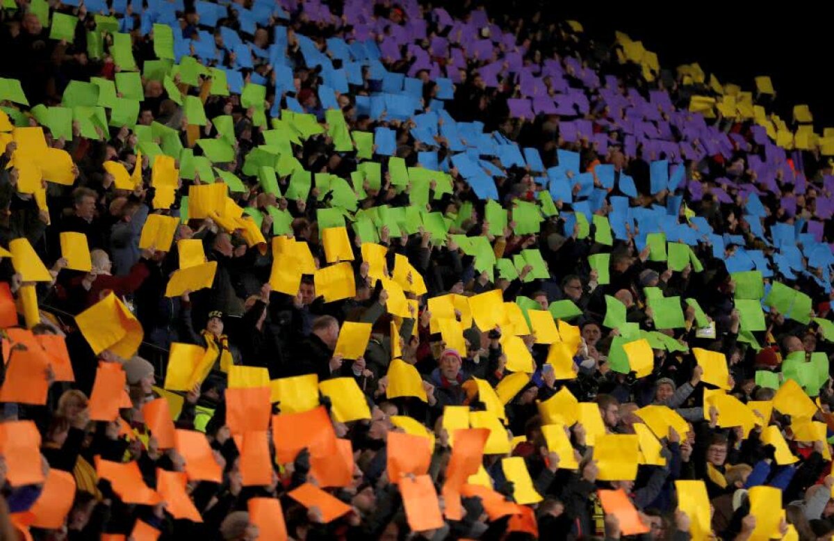 GALERIE FOTO + VIDEO Premieră la nivel mondial! Scenografie LGBT afișată la un meci din Premier League