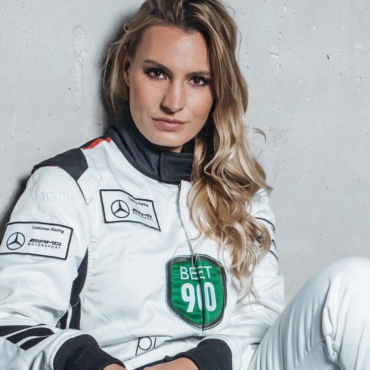 FOTO WOOW! Un fost iepuraș Playboy va concura pentru a ajunge în Formula 1