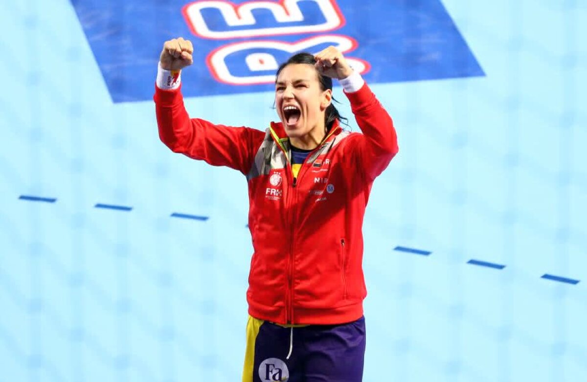 ROMÂNIA - NORVEGIA 31-23 //  VIDEO Fetele de la naționala României au făcut SHOW în autocar după victoria cu Norvegia: "Din toată inima, pentru România" + 10 fotografii nebune de la meci