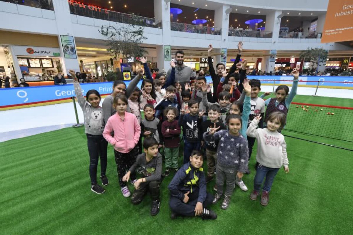 GALERIE FOTO Horia Tecău a jucat tenis pe gheață cu micii sportivi din Capitală