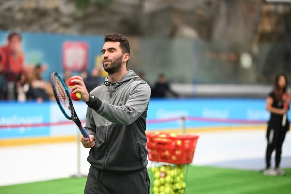 GALERIE FOTO Horia Tecău a jucat tenis pe gheață cu micii sportivi din Capitală