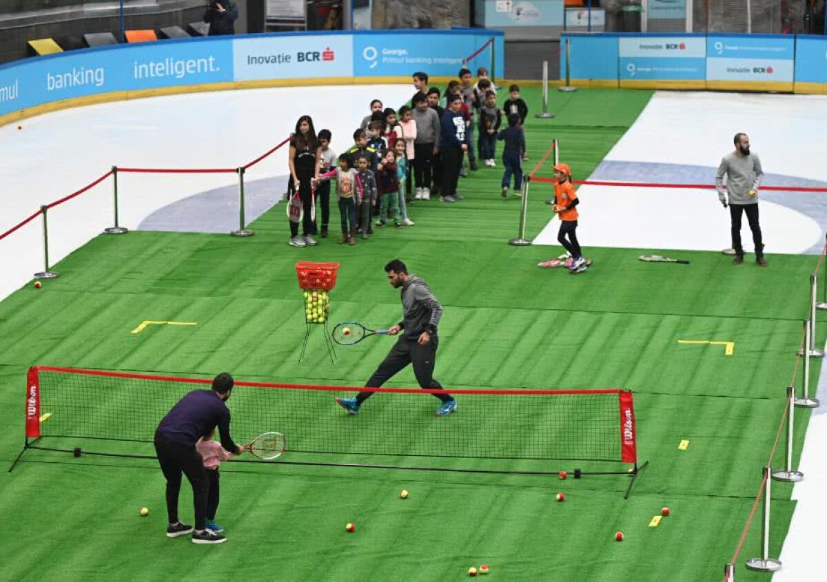 GALERIE FOTO Horia Tecău a jucat tenis pe gheață cu micii sportivi din Capitală