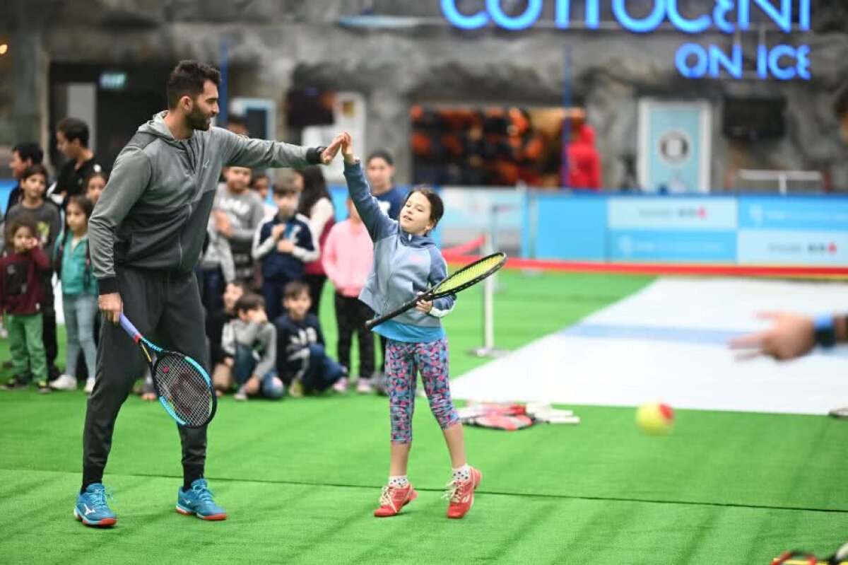 GALERIE FOTO Horia Tecău a jucat tenis pe gheață cu micii sportivi din Capitală