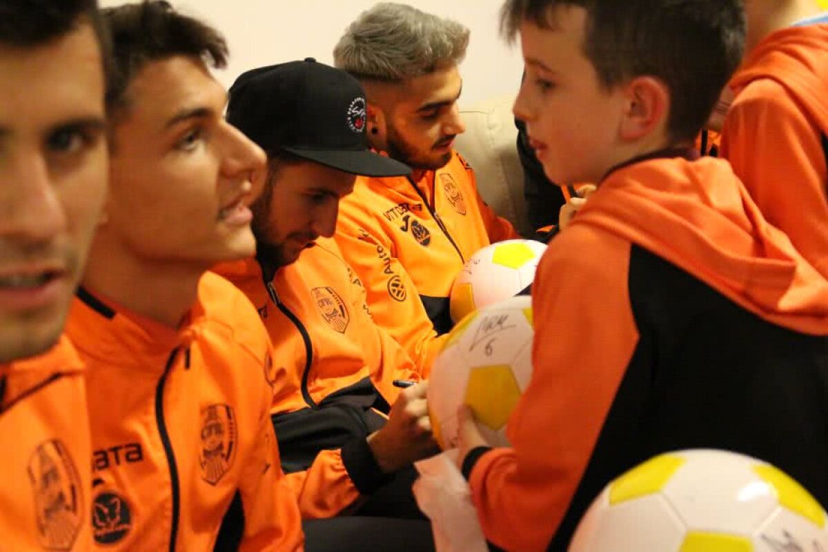 GALERIE FOTO Campioana CFR e în sărbătoare » Imagini de la petrecere: cadoul primit de Conceicao