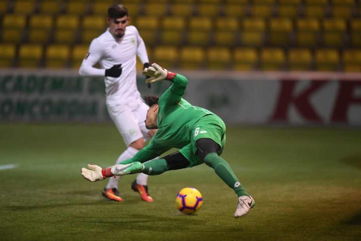 CHIAJNA - CSU CRAIOVA 1-3 // VIDEO + FOTO Oltenii înving lejer la Chiajna și profită de pașii greșiți ai echipelor din față. Clasamentul actualizat