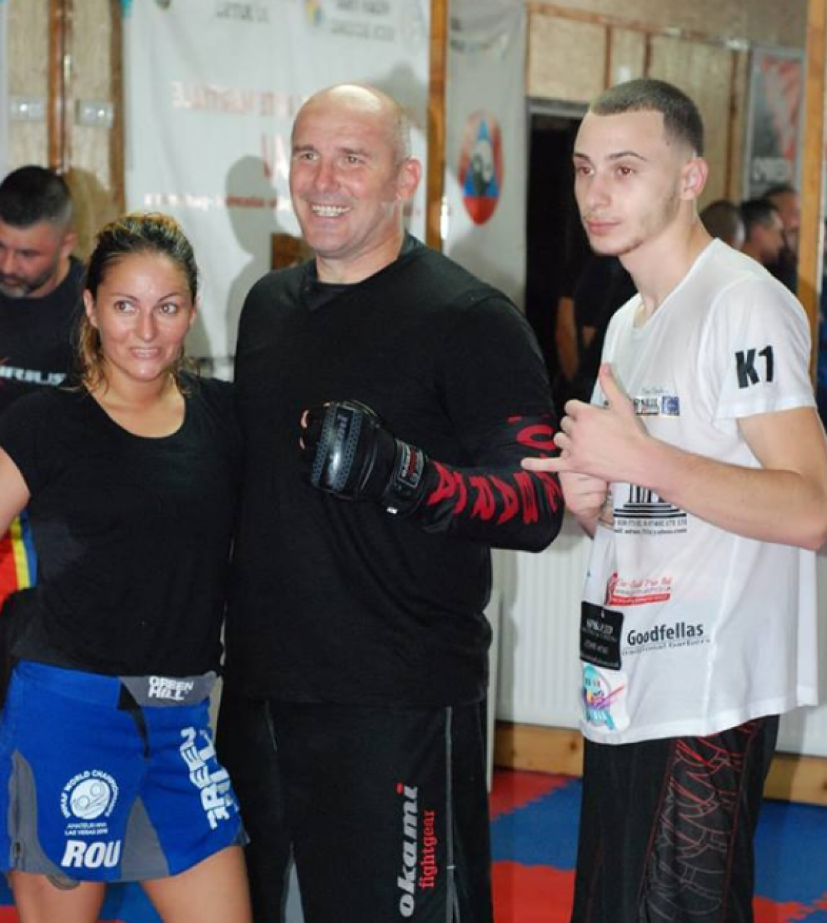 FOTO Șoarecele de birou cu aur în MMA » Povestea campioanei mondiale Raluca Dinescu