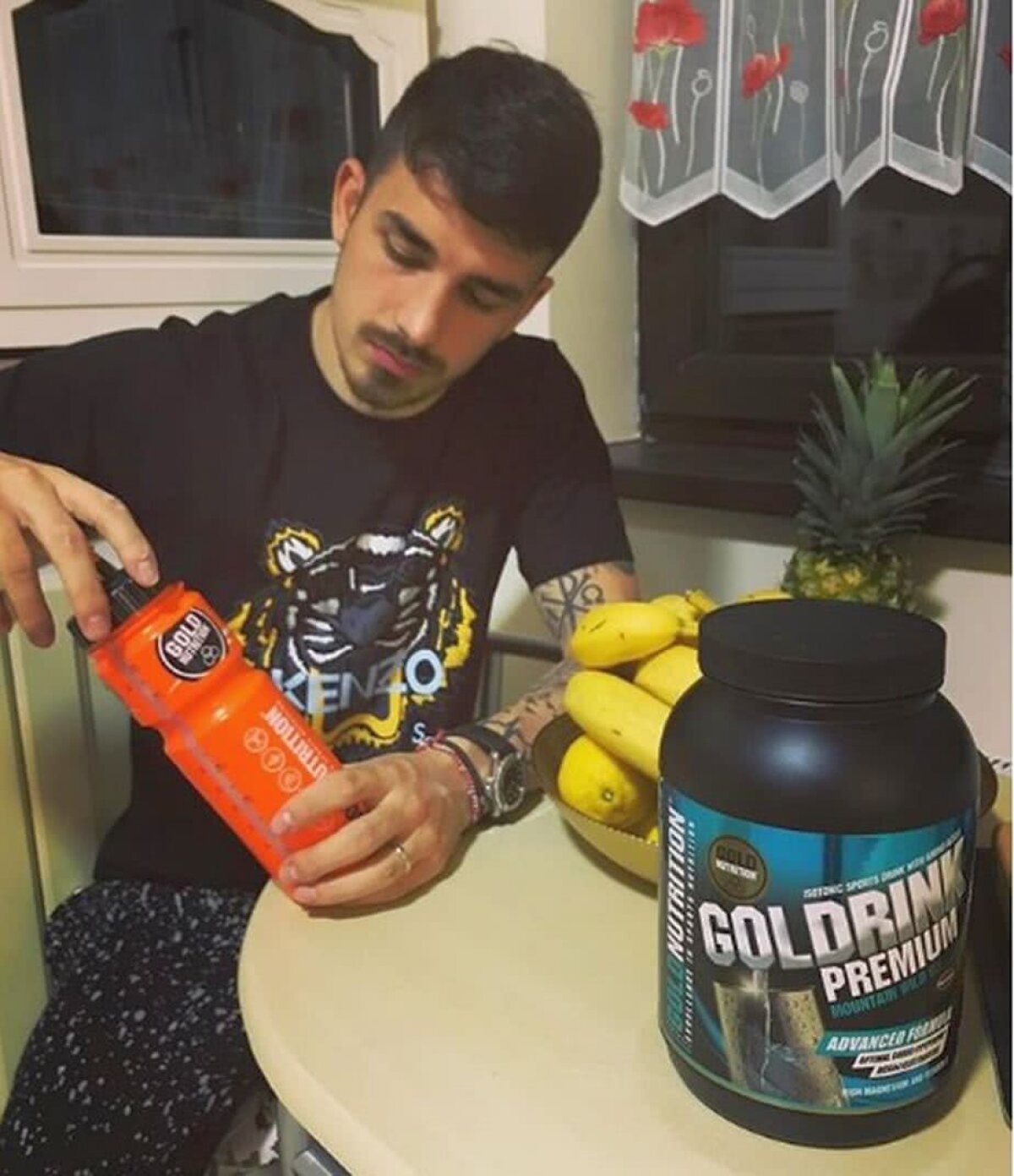 INSTASPORT // FOTO Soția, fotbalul și copilul » Cum arată contul de Instagram al lui Sergiu Hanca, cel mai vechi fotbalist de la Dinamo