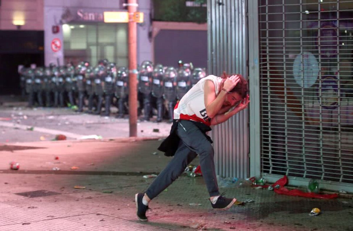 GALERIE FOTO Imagini șocante la Buenos Aires! Fanii lui River s-au dezlănțuit pe străzi după triumful din Copa Libertadores