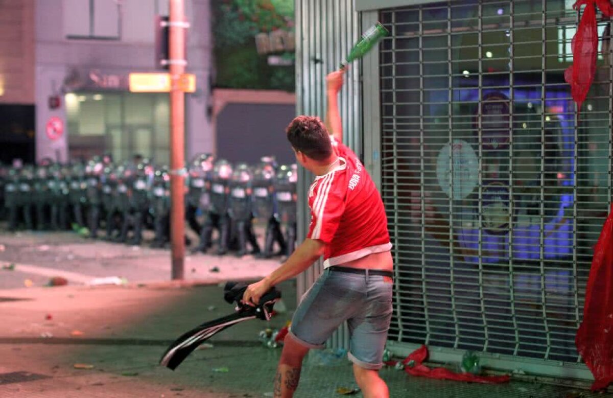 GALERIE FOTO Imagini șocante la Buenos Aires! Fanii lui River s-au dezlănțuit pe străzi după triumful din Copa Libertadores