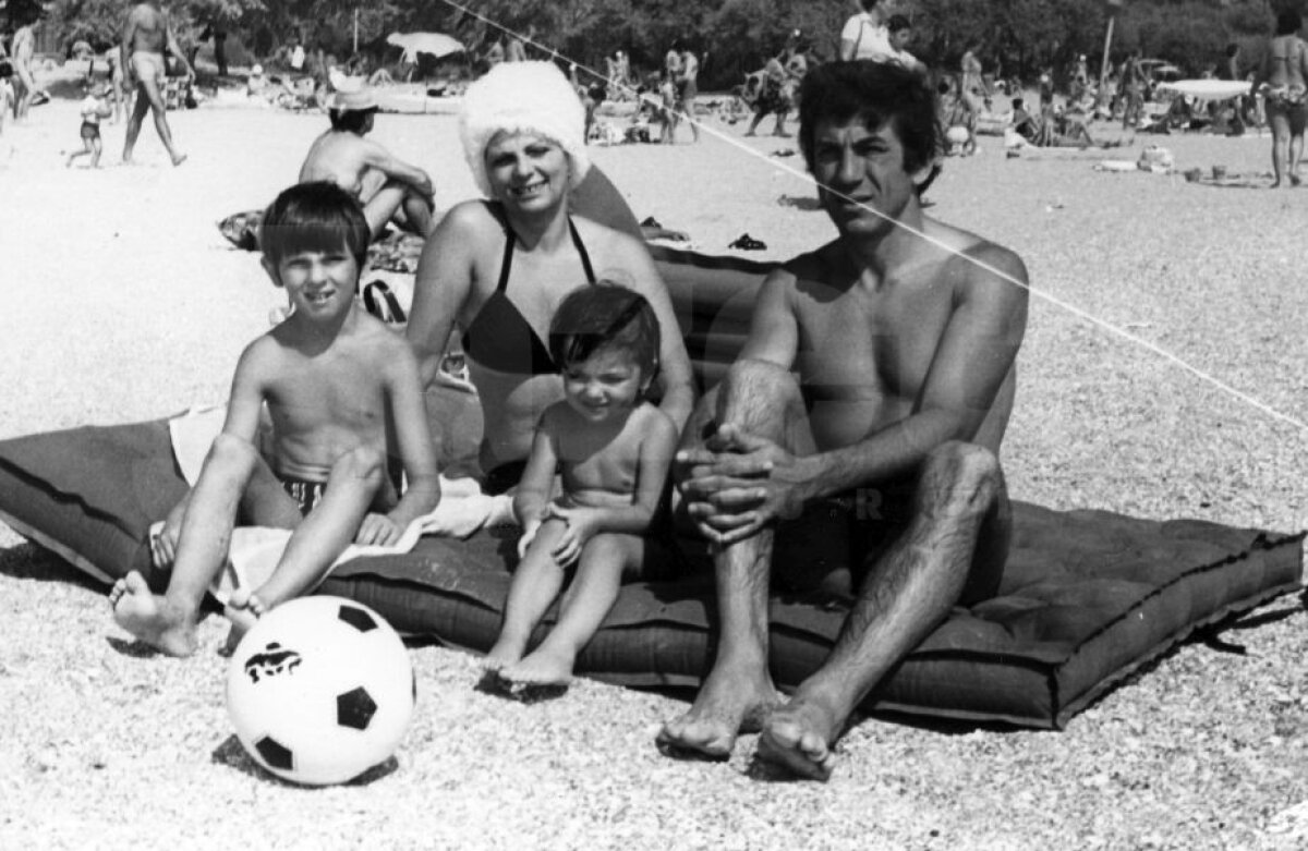 IONUȚ LUPESCU LA 50 DE ANI // "Kaiserul", așa cum nu l-ai mai văzut » 15 imagini tari, unele publicate în premieră: momente neprețuite de pe teren și din afara lui