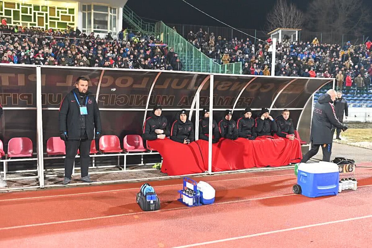 VIDEO+FOTO » FCSB, victorie facilă cu Viitorul lui Gică Hagi, scor 2-0 » Roș-albaștrii s-au apropiat de liderul CFR Cluj