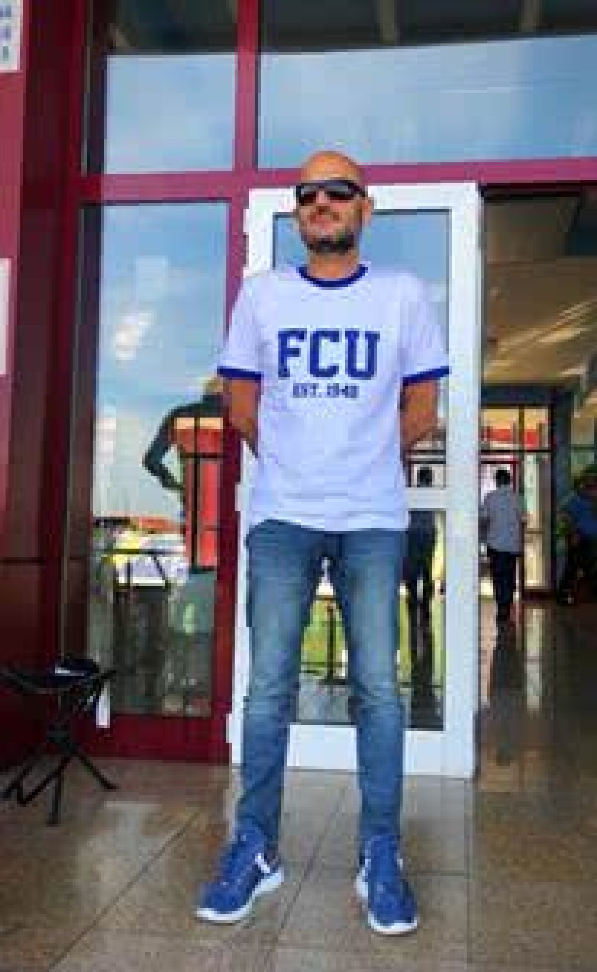 GALERIE FOTO "Hipsterul" Mititelu » Patronul craiovean a uimit cu ultima apariție