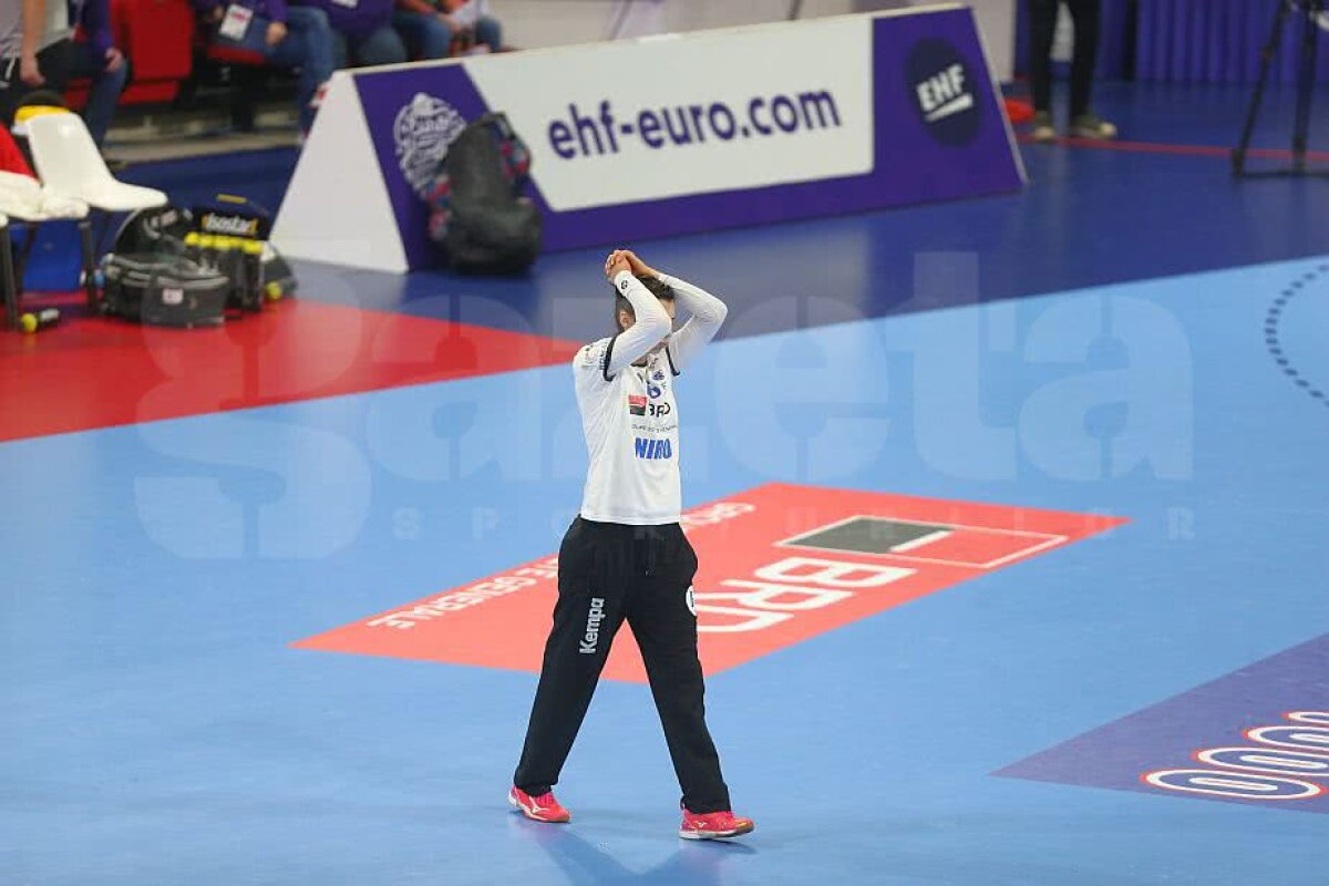 ROMÂNIA - UNGARIA 29-31 // GALERIE FOTO Lacrimi și suferință după ACCIDENTAREA ORIBILĂ a Cristinei Neagu! Imagini DUREROASE din sală 