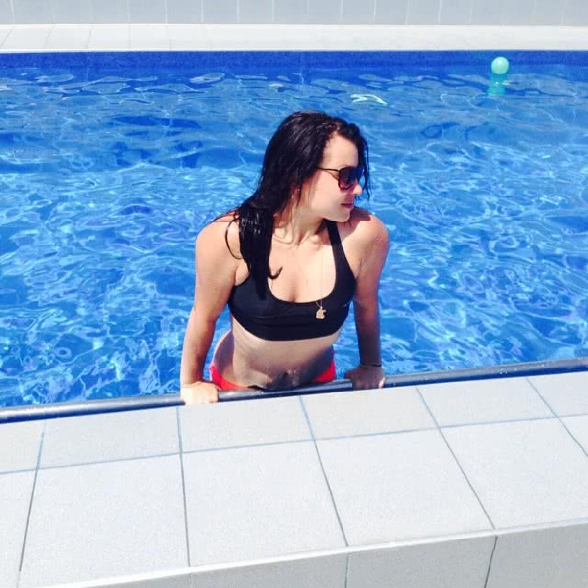 ROMÂNIA - RUSIA // GALERIE FOTO Toți ochii pe miniona nonconformistă din lotul Rusiei! Imaginile controversate postate de-a lungul timpului