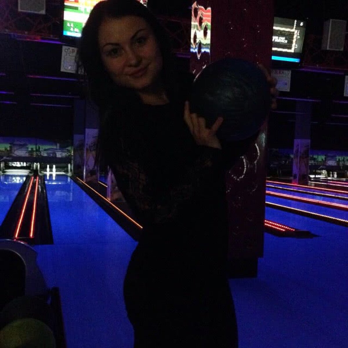 ROMÂNIA - RUSIA // GALERIE FOTO Toți ochii pe miniona nonconformistă din lotul Rusiei! Imaginile controversate postate de-a lungul timpului