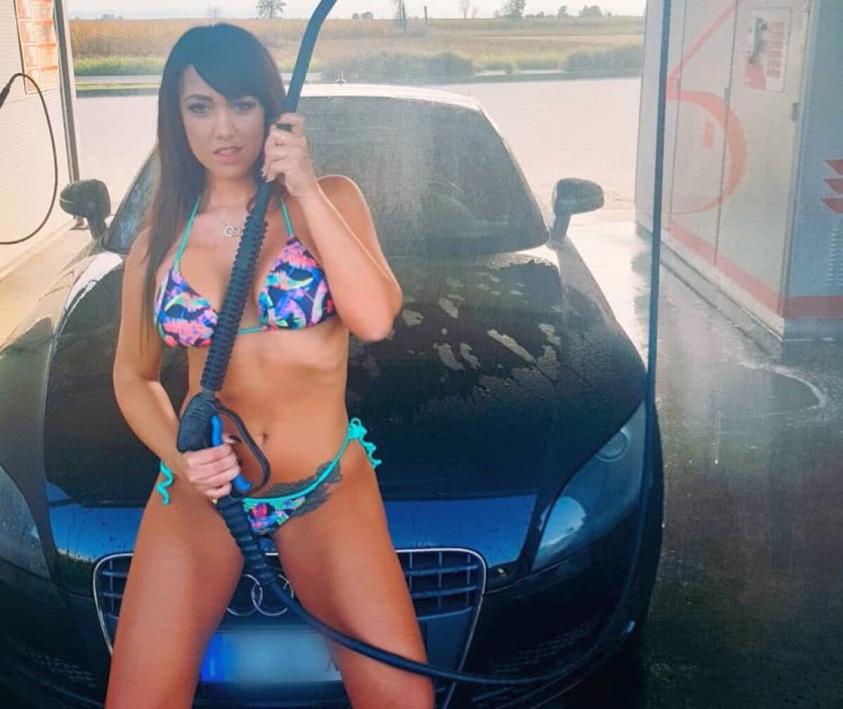 GALERIE FOTO Federica, cea mai senzuală fană a lui Juventus! Iubește să joace FIFA pe dezbrăcate + Are tatuaj în zona intimă