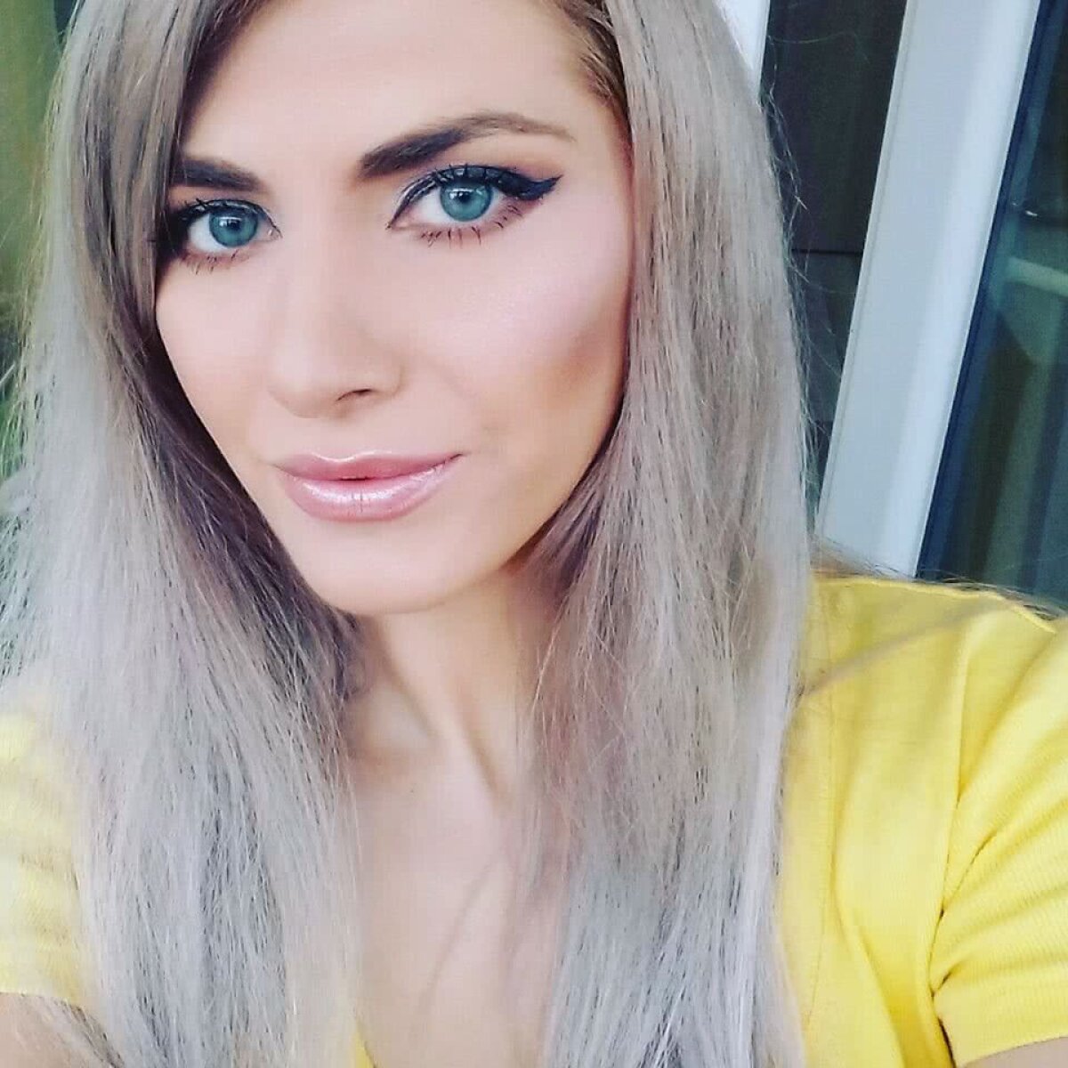 GALERIE FOTO INCENDIARĂ Blonda superbă de la "Vocea României" » Alina Coltan e fermecătoare, dar și un artist complex!
