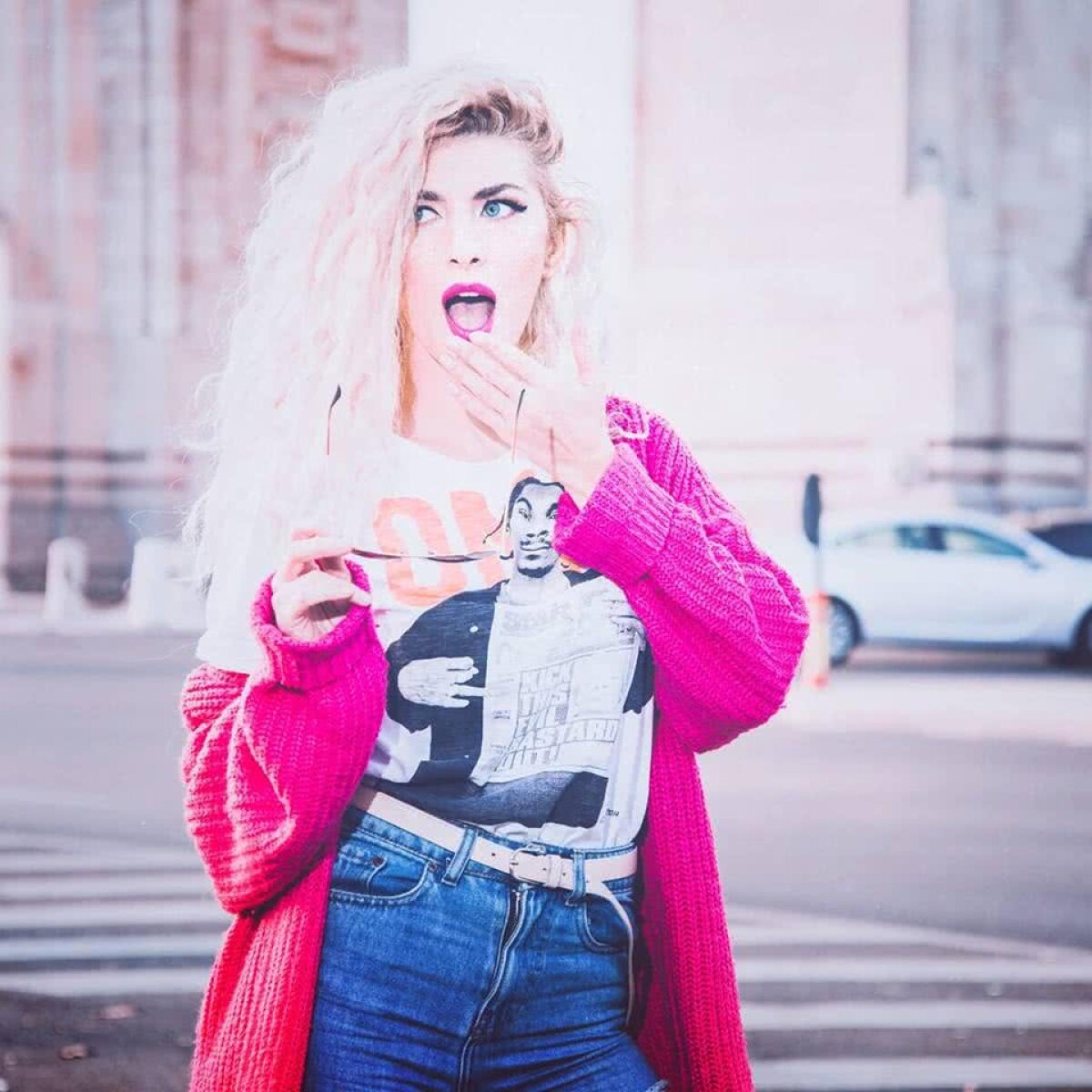 GALERIE FOTO INCENDIARĂ Blonda superbă de la "Vocea României" » Alina Coltan e fermecătoare, dar și un artist complex!