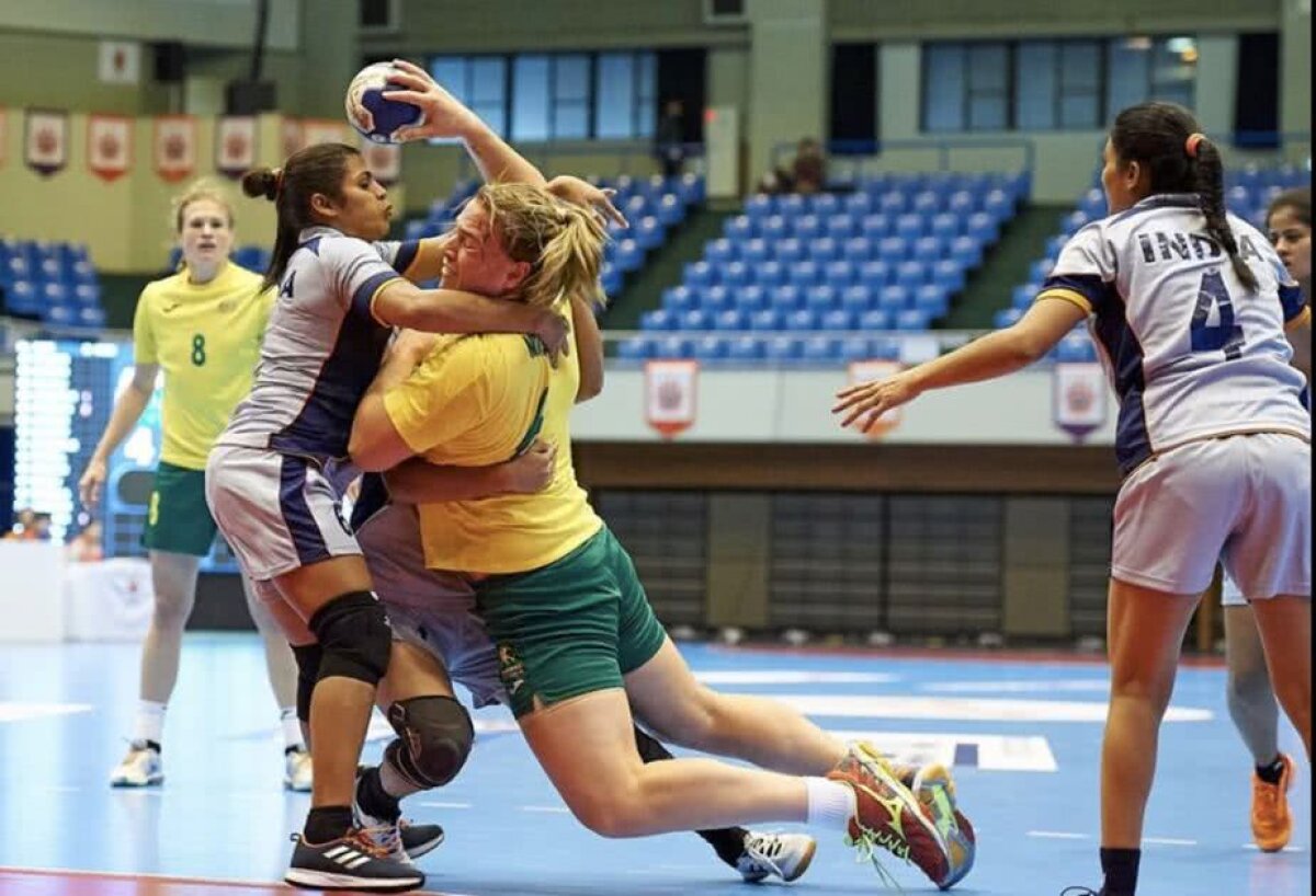 FOTO INCREDIBIL! România va înfrunta un fost rugbist la CM de handbal feminin » Cântărește 113 kg și a iscat un scandal URIAȘ