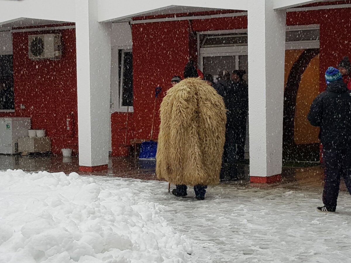 FOTO Primele probleme din cauza zăpezii » Un meci a fost anulat și echipa poate pierde la "masa verde"!