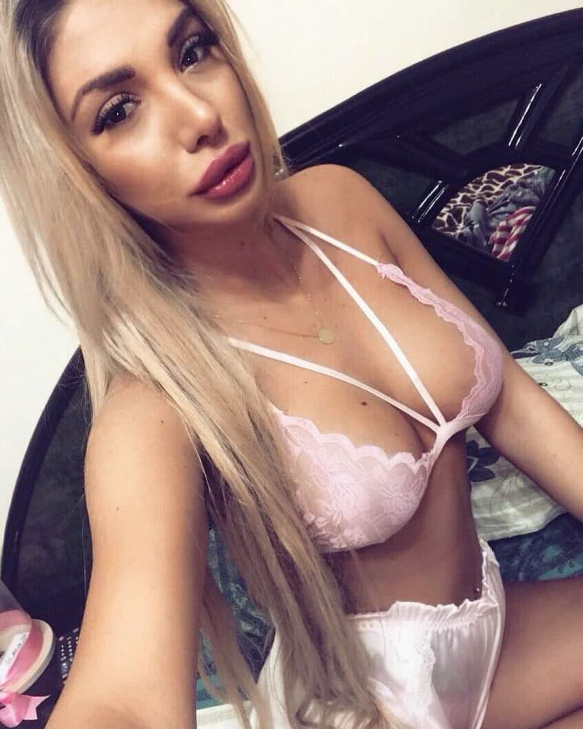 GALERIE FOTO Cea mai sexy lună a anului! Diana din Timișoara e cadoul perfect 