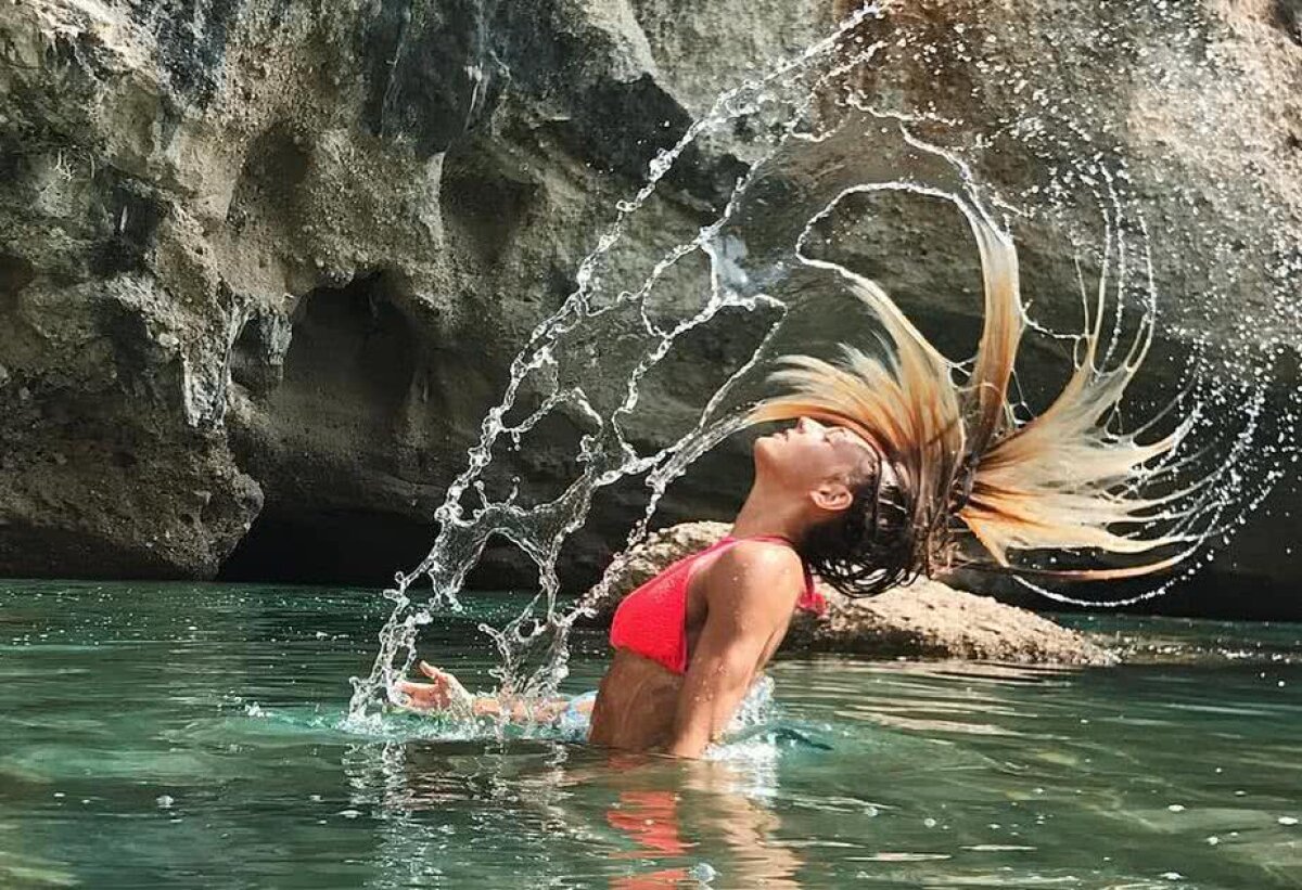 GALERIE FOTO Cea mai frumoasă vecină » A bătut toate recordurile pe tatami și își dă gata fanii pe Instagram