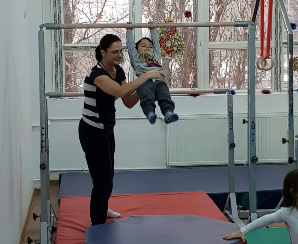 FOTO Baby gym, noul trend în gimnastică pentru cei mai mici! "Își dezvoltă forța, își pun mintea la contribuție și uită de tablete"