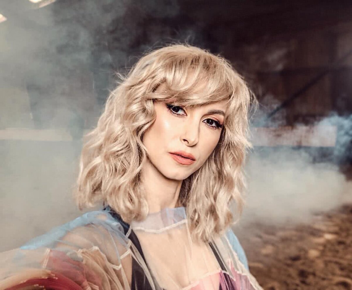 GALERIE FOTO Andreea Bălan e cadoul de Crăciun: "Concertele mă epuizează, nu mai trag de fiare!"