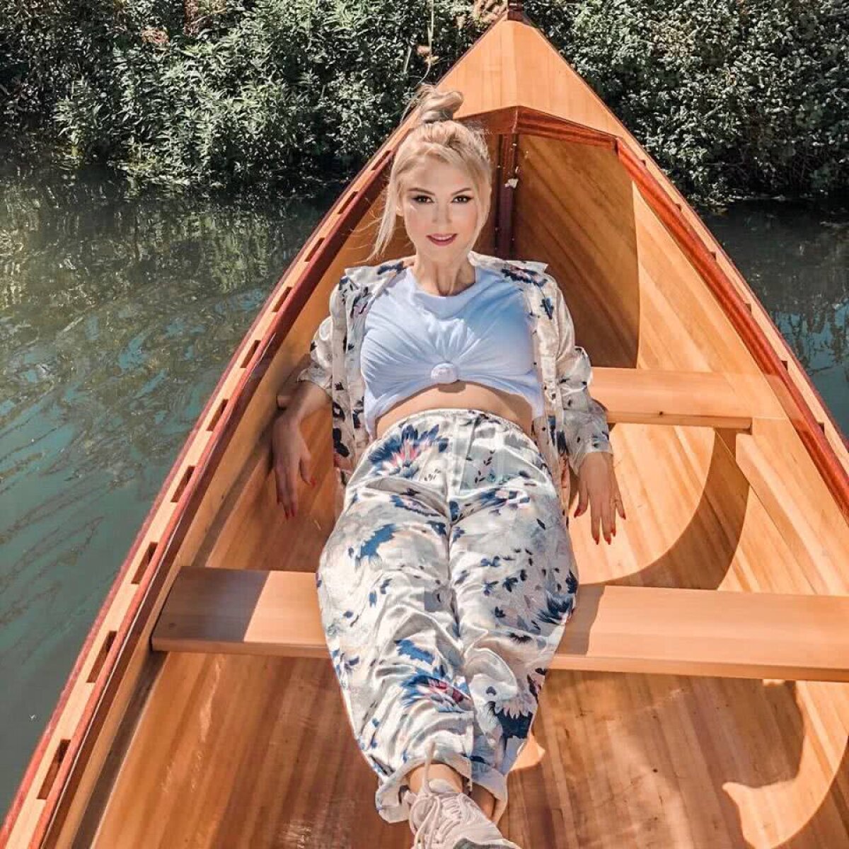 GALERIE FOTO Andreea Bălan e cadoul de Crăciun: "Concertele mă epuizează, nu mai trag de fiare!"