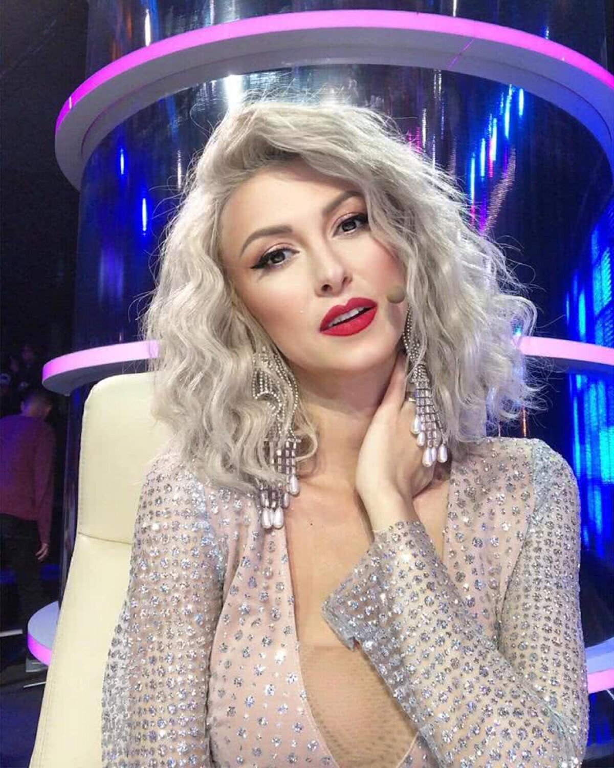 GALERIE FOTO Andreea Bălan e cadoul de Crăciun: "Concertele mă epuizează, nu mai trag de fiare!"