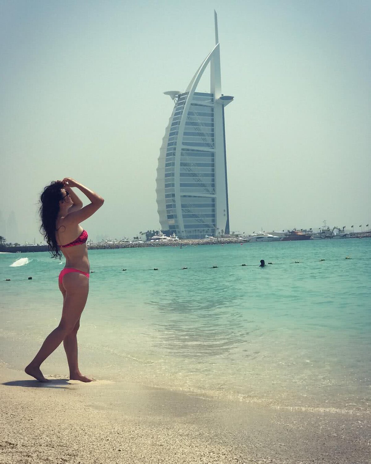 GALERIE FOTO O handbalistă română se relaxează în Dubai după EURO » Fotografii spectaculoase postate de la plajă