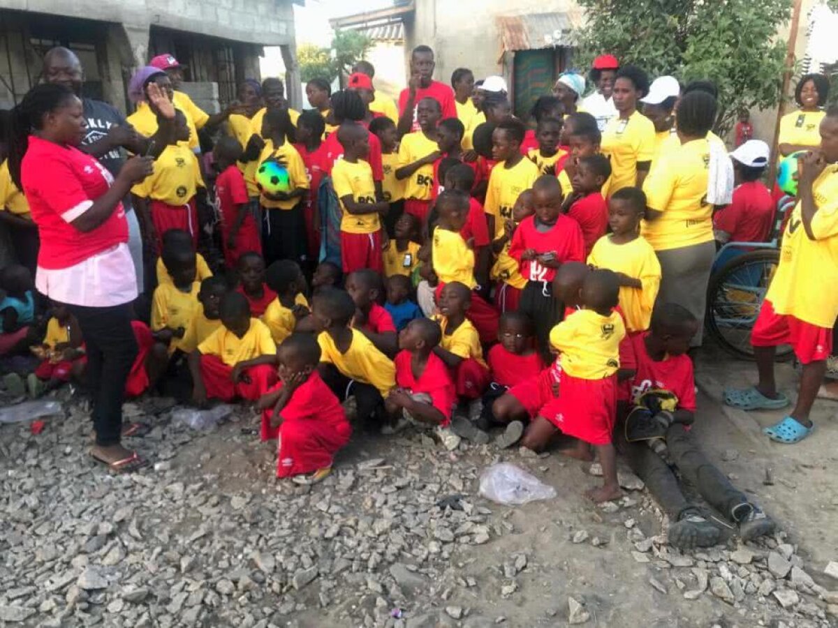 VIDEO+FOTO Gest superb al unui fotbalist din Liga 1! A donat bani și bunuri către copiii orfani din Zambia