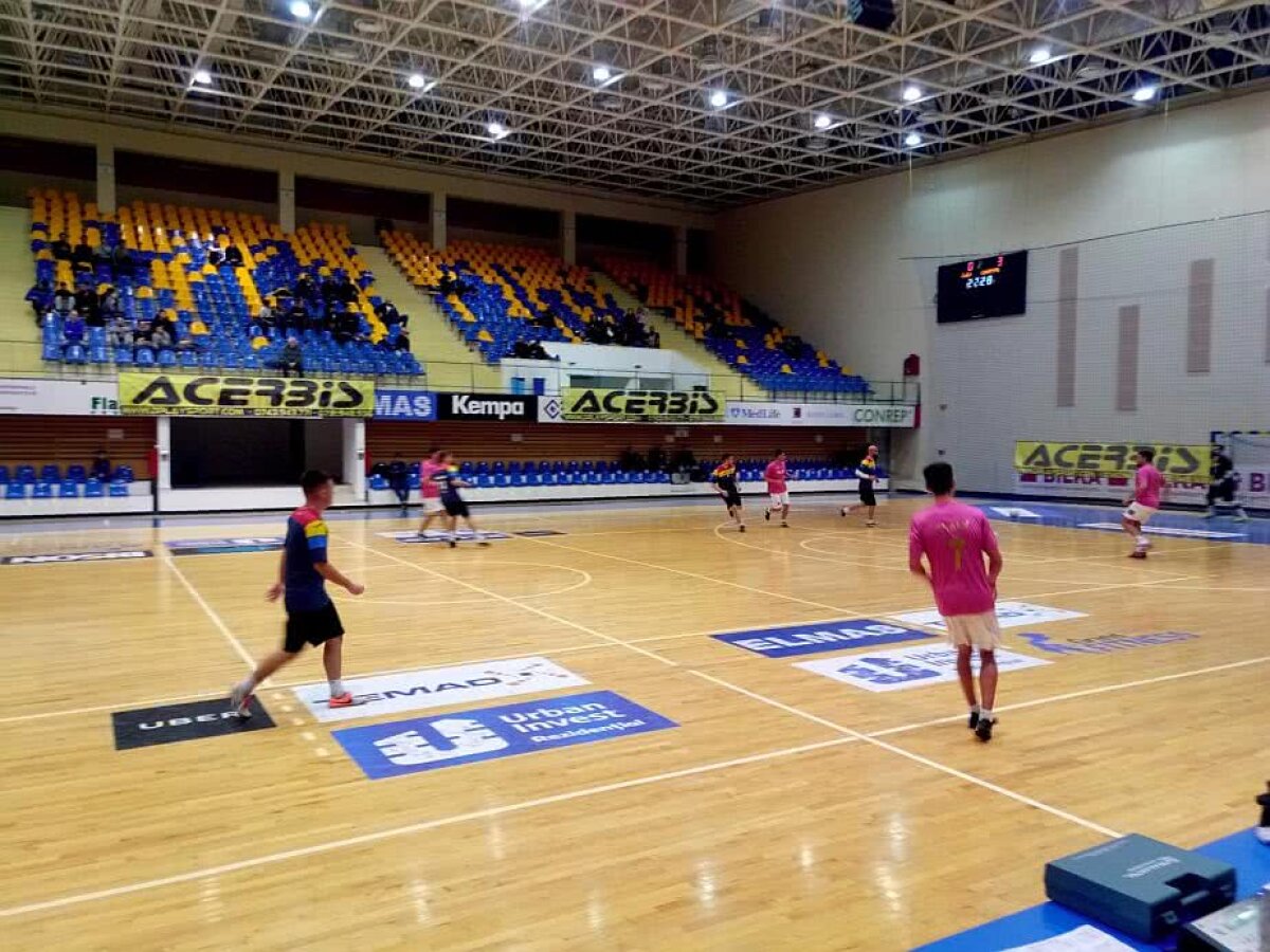 FOTO Turneul Vedetelor a debutat astăzi la Brașov » Nume importante ale fotbalului românesc participă la eveniment