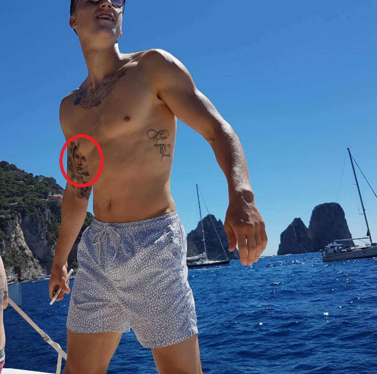 Ce soție sexy are Vlad Chiricheș! Gestul neașteptat al fotbalistului față de Sabrina. FOTO