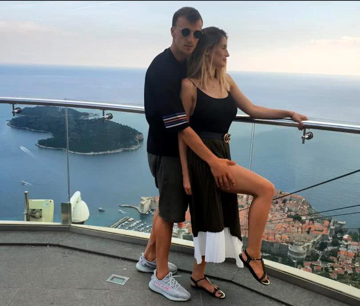 Ce soție sexy are Vlad Chiricheș! Gestul neașteptat al fotbalistului față de Sabrina. FOTO