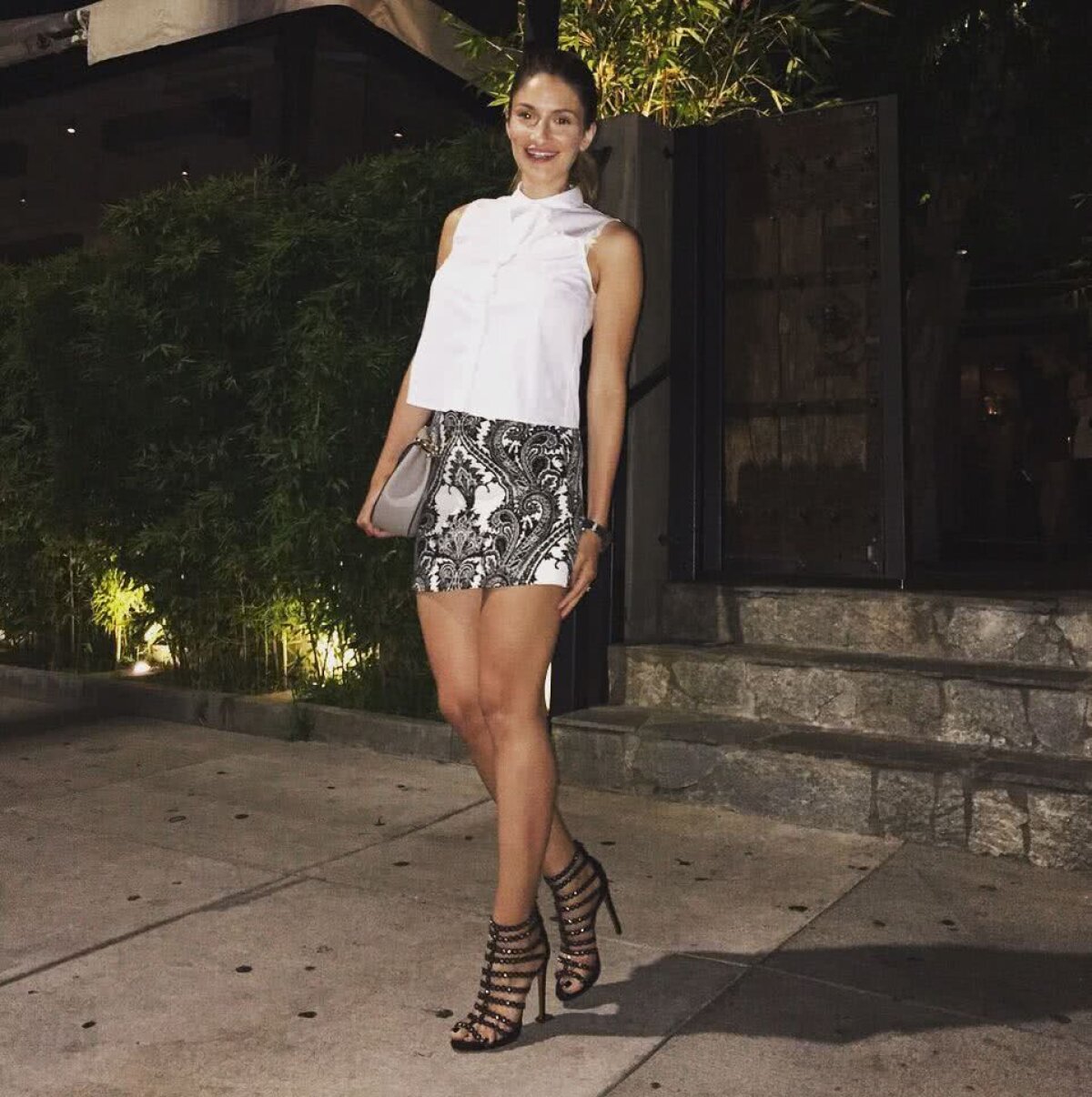 Ce soție sexy are Vlad Chiricheș! Gestul neașteptat al fotbalistului față de Sabrina. FOTO