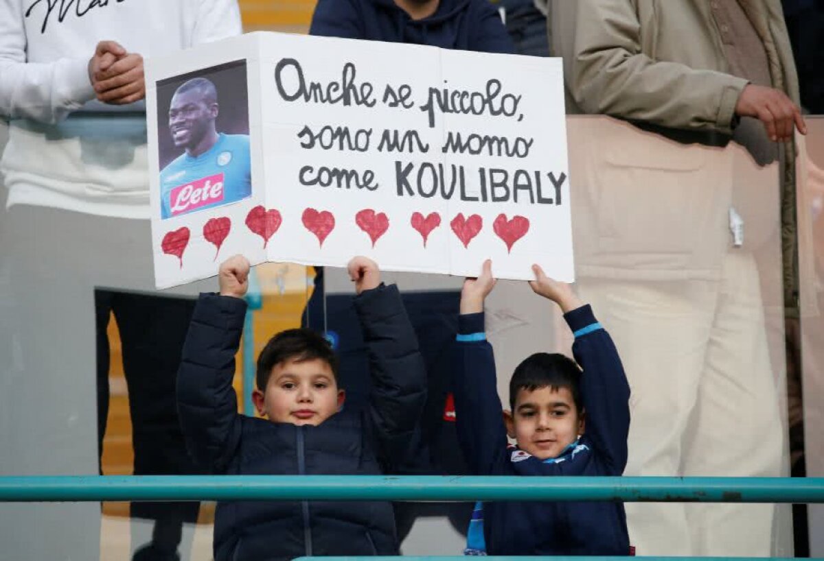 GALERIE FOTO  "Chiar dacă sunt mic, sunt om precum Koulibaly" » Mesaj MINUNAT afișat în tribune la Napoli - Bologna