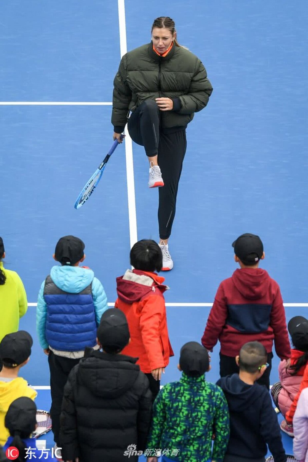 FOTO INCREDIBIL Cum au fost echipate Maria Sharapova și Sorana Cîrstea la WTA Shenzhen!