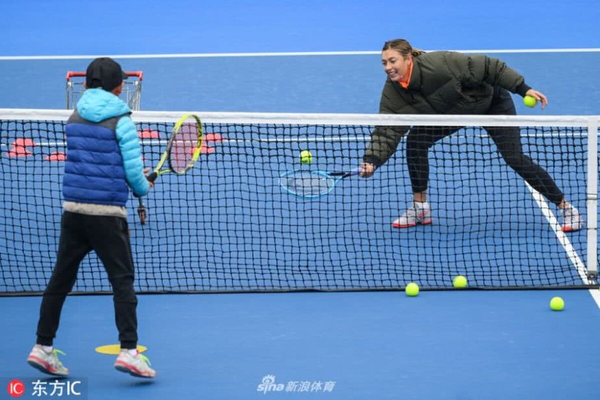FOTO INCREDIBIL Cum au fost echipate Maria Sharapova și Sorana Cîrstea la WTA Shenzhen!