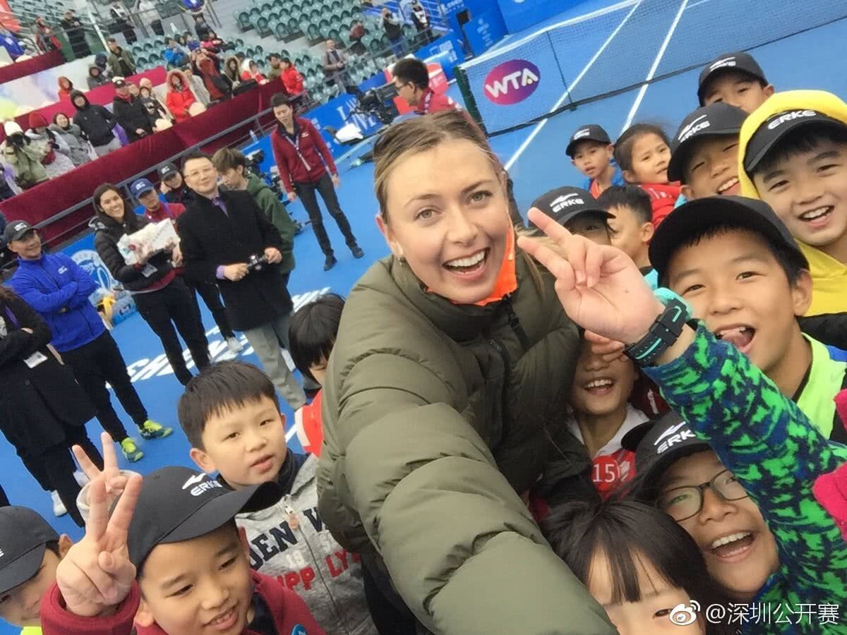 FOTO INCREDIBIL Cum au fost echipate Maria Sharapova și Sorana Cîrstea la WTA Shenzhen!