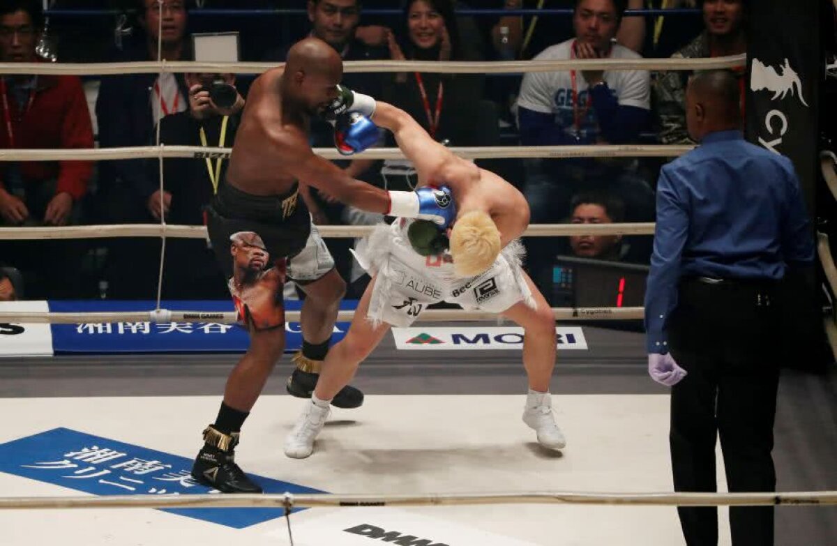 Mayweather vs Nasukawa // VIDEO+FOTO CIRC de 9 milioane de dolari » Mayweather și-a făcut KO rivalul din demonstrativ după ce a întârziat 3 ore și a încălcat toate înțelegerile