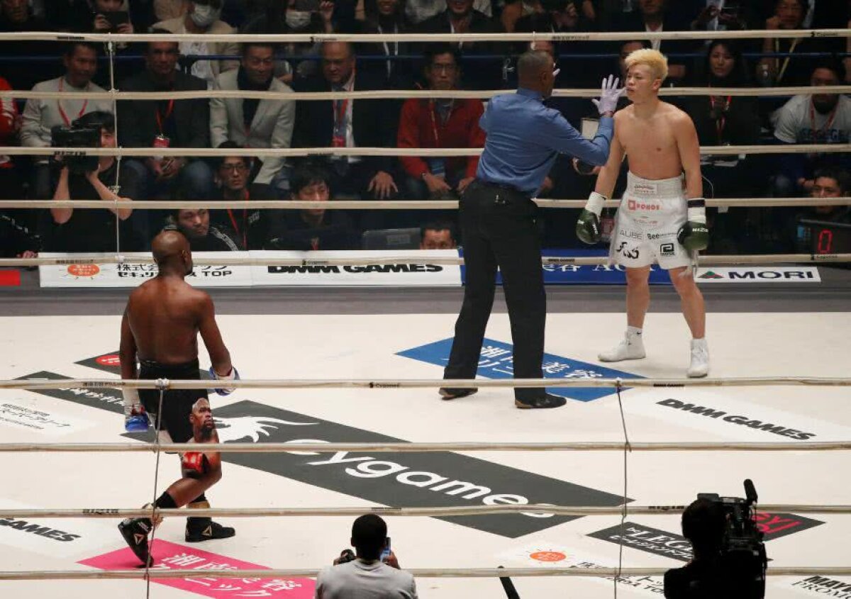 Mayweather vs Nasukawa // VIDEO+FOTO CIRC de 9 milioane de dolari » Mayweather și-a făcut KO rivalul din demonstrativ după ce a întârziat 3 ore și a încălcat toate înțelegerile