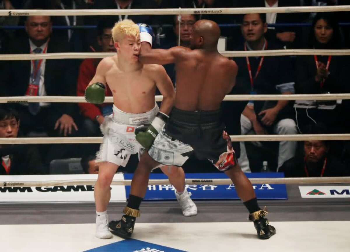 Mayweather vs Nasukawa // VIDEO+FOTO CIRC de 9 milioane de dolari » Mayweather și-a făcut KO rivalul din demonstrativ după ce a întârziat 3 ore și a încălcat toate înțelegerile