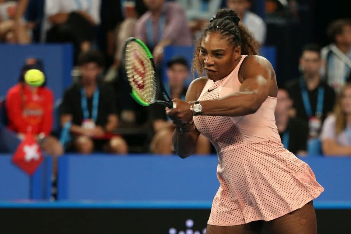 VIDEO + FOTO Roger Federer și Serena Williams au fost adversari pentru prima dată pe un teren de tenis!